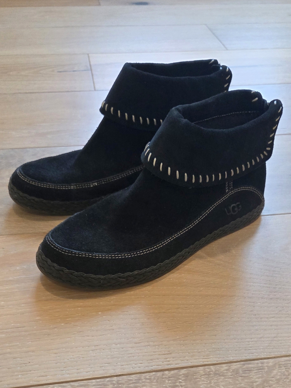 UGG Women's Black Suede Varney Zip Up Moccasin Ankle Boots with Stitch Detail